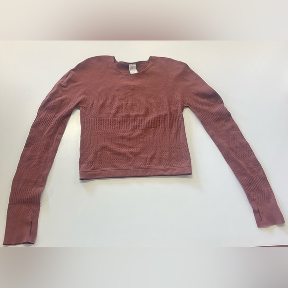 NWT Fabletics Briella Macrame Sculptknit Long-Sleeve Seamless Top MEDIUM - Picture 4 of 6